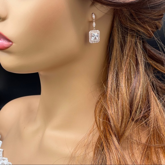Jewelry - Rose gold tear drop princess emerald halo cut